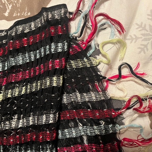 Tex by MaxAzria Scarf - Loose Weave Multicolored - Picture 3 of 5